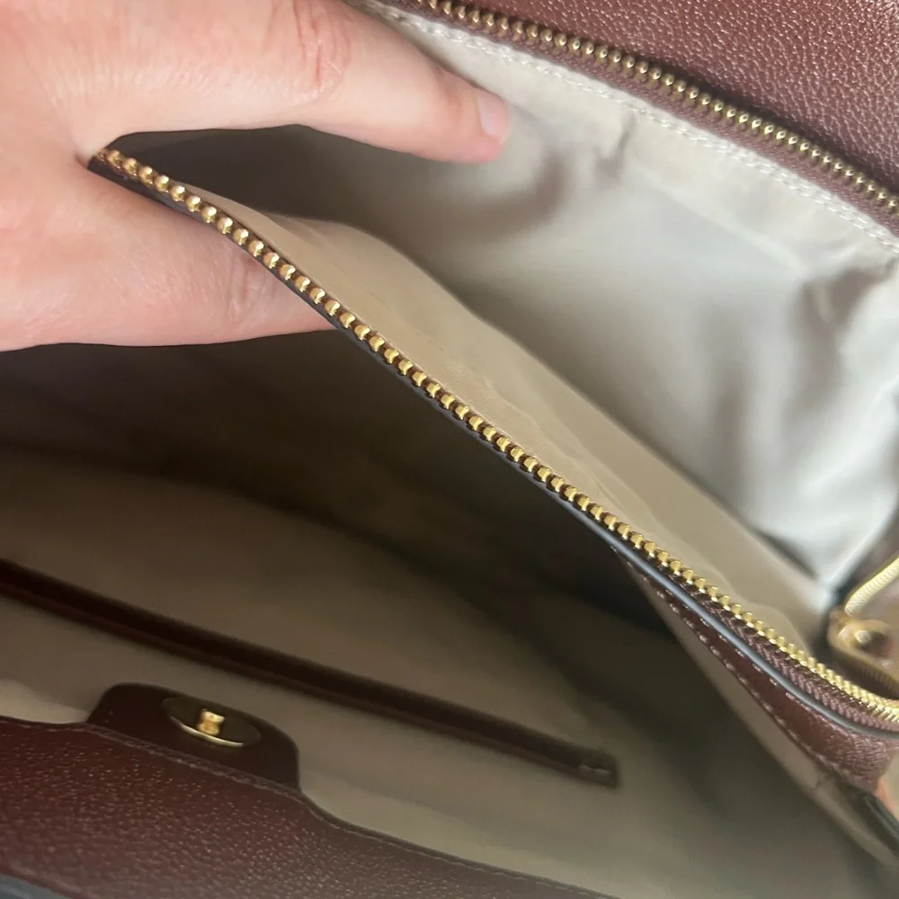 EUC NINE WEST Irwyn Saddle Tan Bag w Double Handles and Shoulder Strap Crossbody